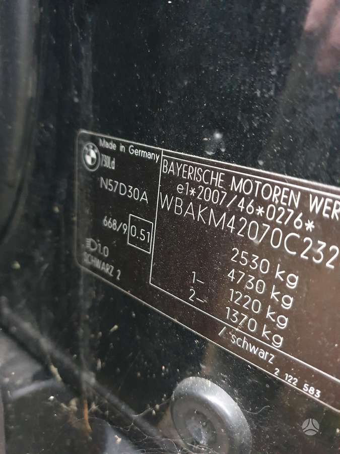 BMW 730 Dalimis longas