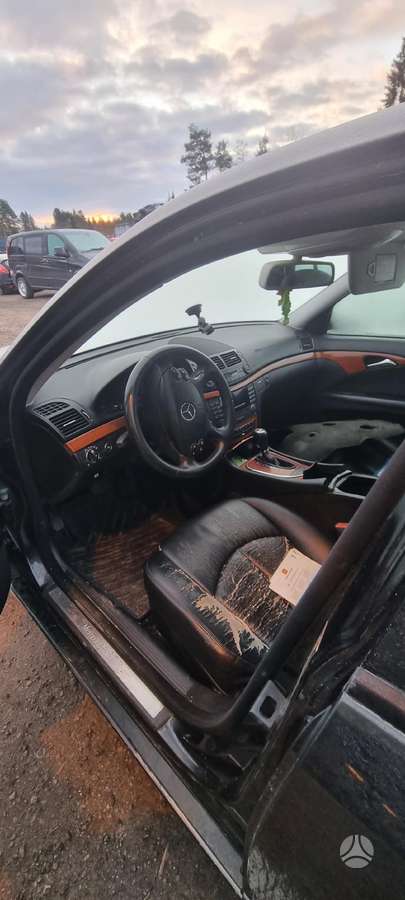 Mercedes-Benz E220