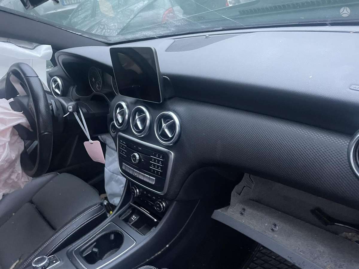 Mercedes-Benz A160