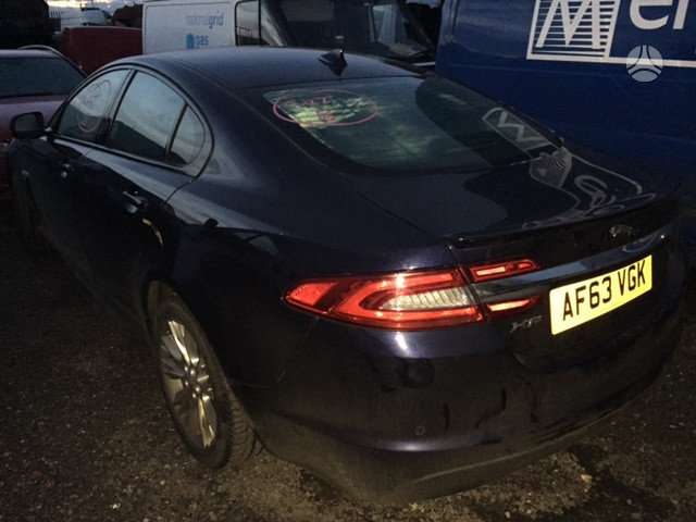 Jaguar XF Dalimis