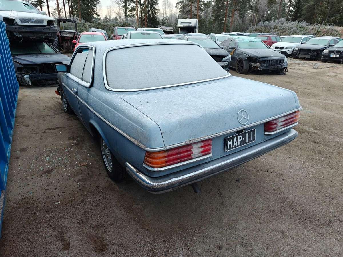 Mercedes-Benz 230 по частям