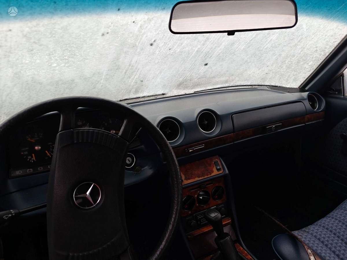 Mercedes-Benz 230 по частям