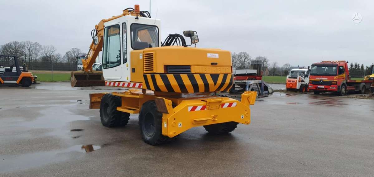 Liebherr A312, ekskavatoriai