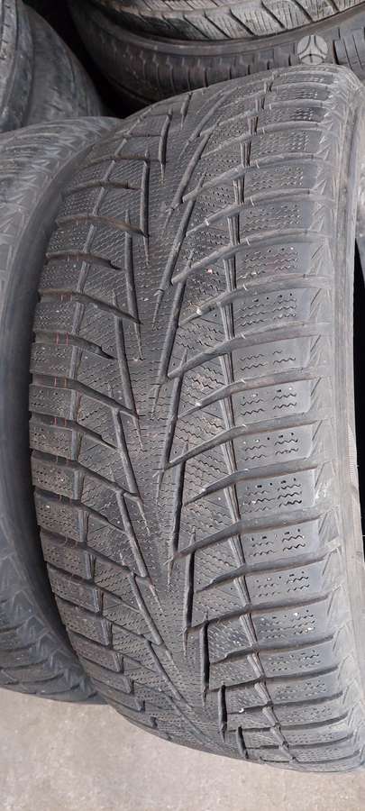 Hankook, žieminės 235/55 R18