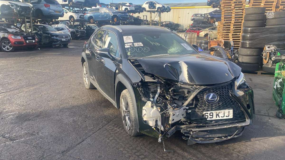 Lexus UX 250h rezerves daļās