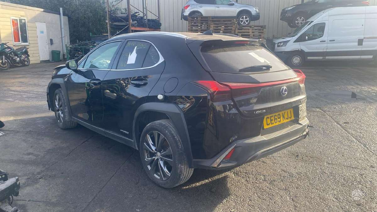 Lexus UX 250h rezerves daļās