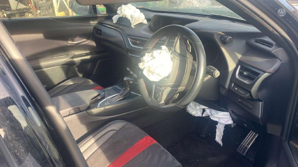Lexus UX 250h rezerves daļās