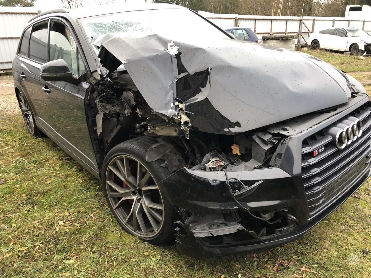 Audi Q7 по частям. Ratu nera