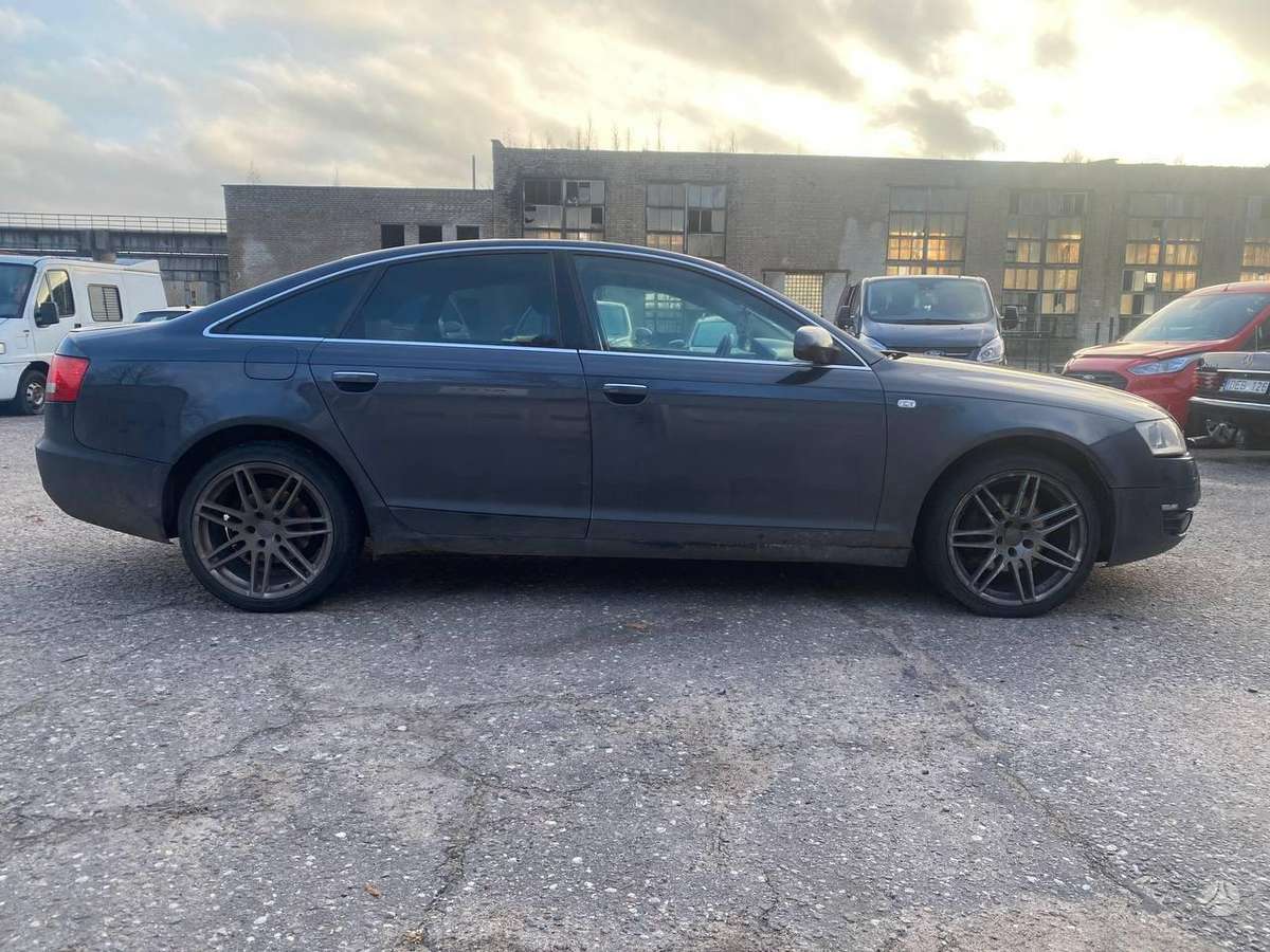Audi A6 по частям. Pradedama ardyti viskas yra