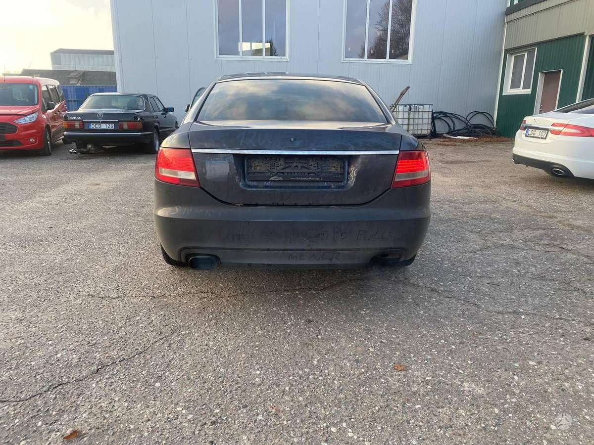 Audi A6 по частям. Pradedama ardyti viskas yra