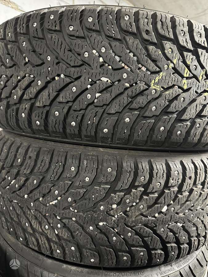 Nokian, žieminės 215/60 R16