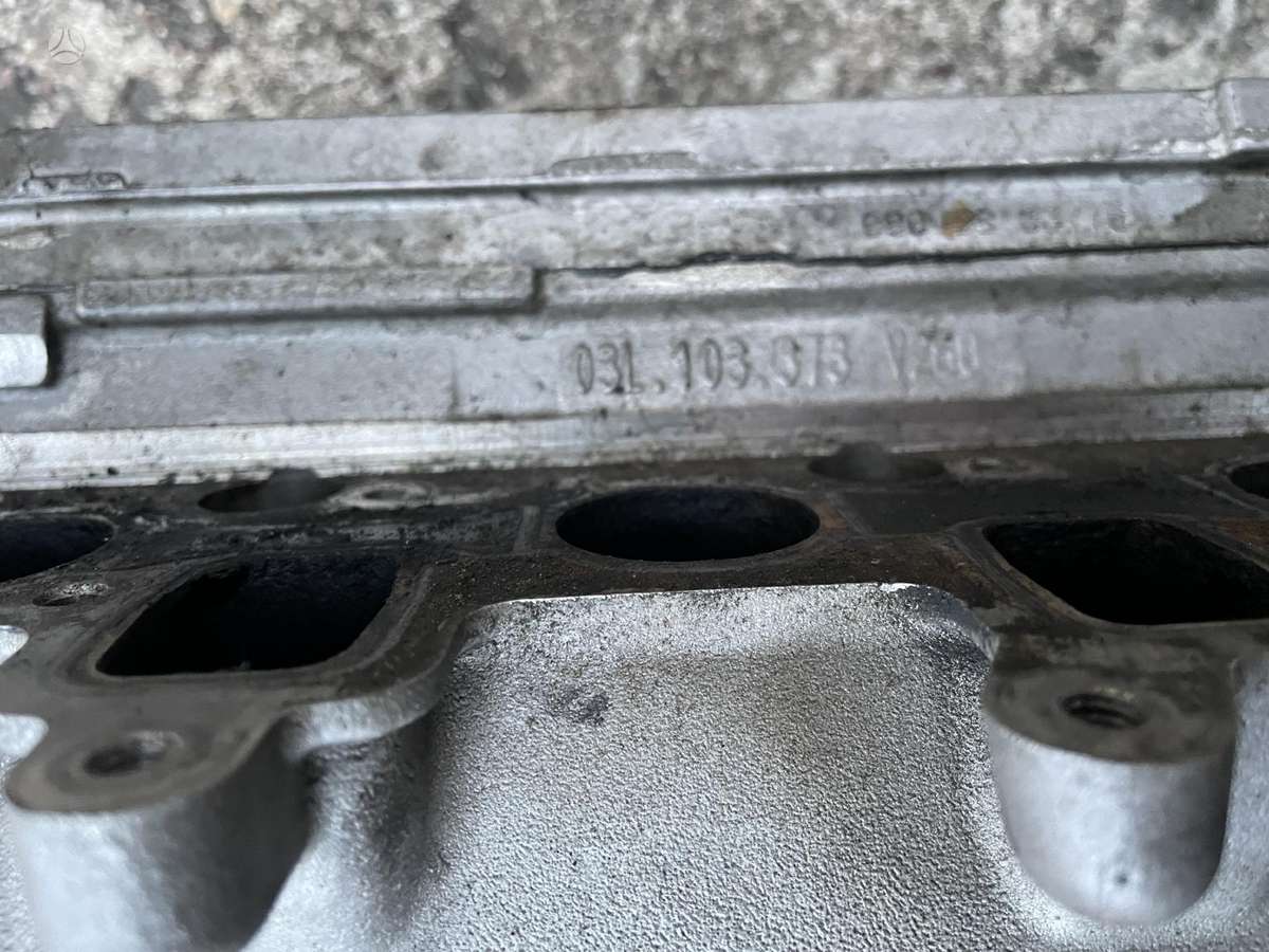 Volkswagen Passat variklio galvutė