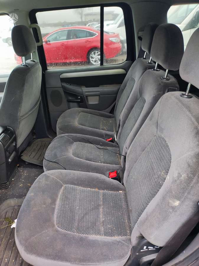 Ford Explorer dalimis. Dirbame nuo 9h iki 18h