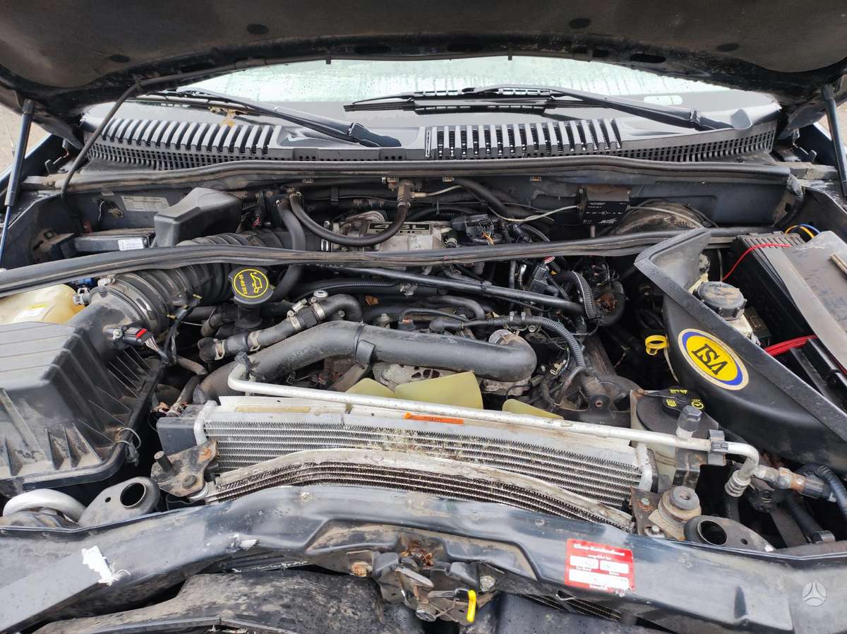 Ford Explorer dalimis. Dirbame nuo 9h iki 18h