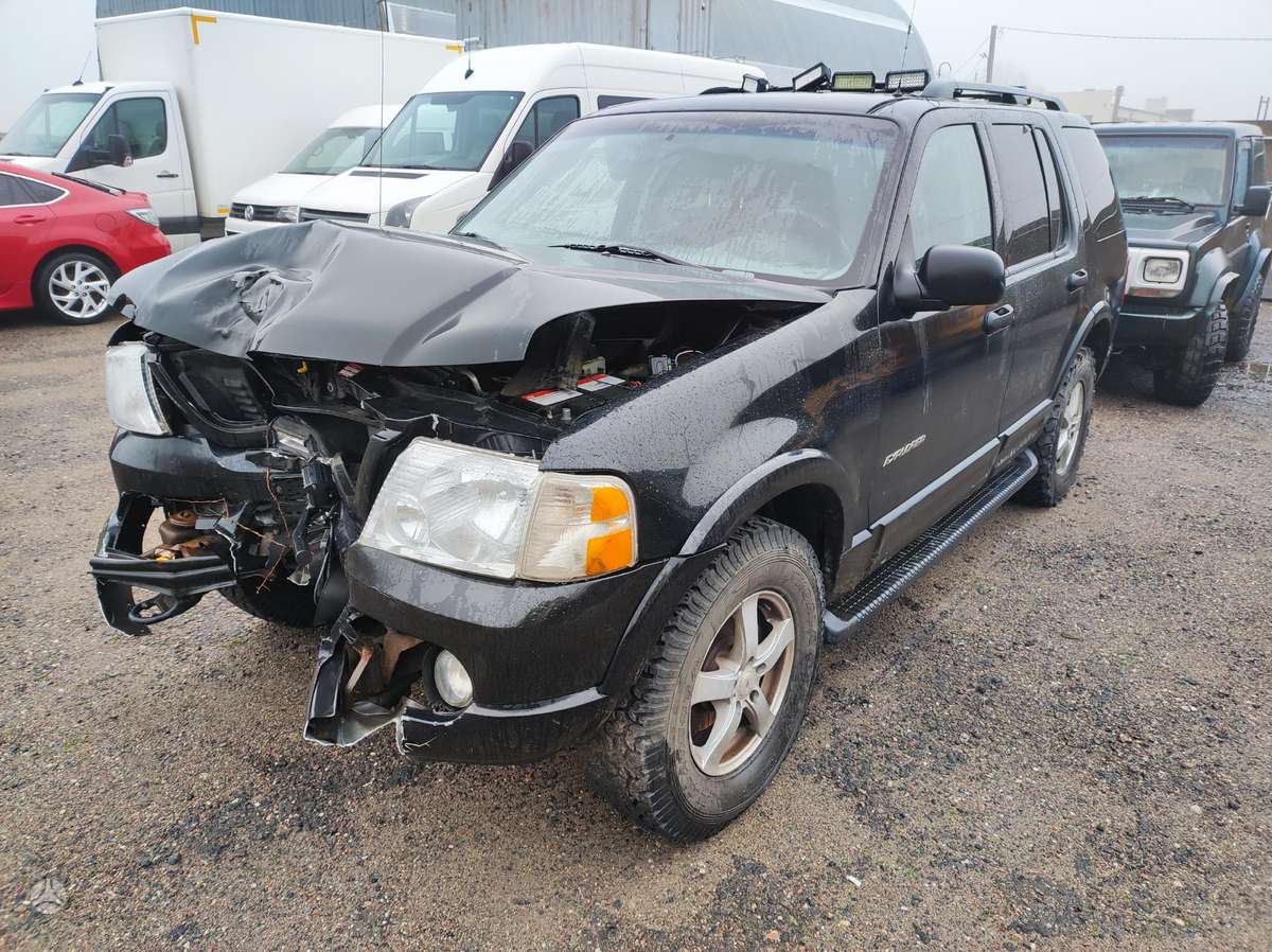 Ford Explorer dalimis. Dirbame nuo 9h iki 18h