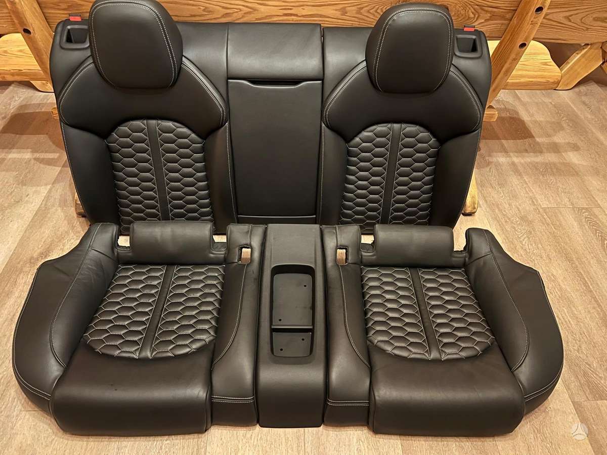 Audi RS 7 durų apmušalai, sėdynės