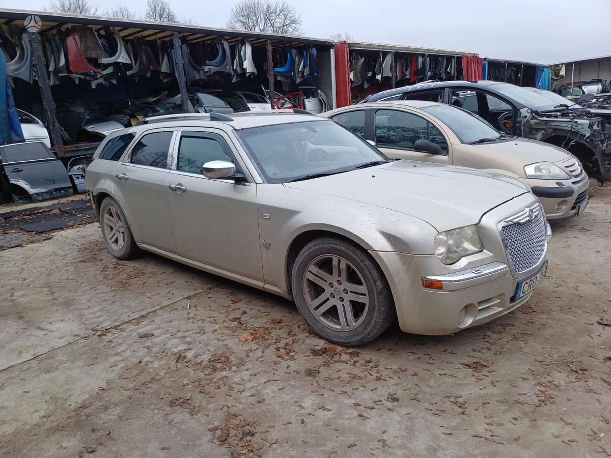 Chrysler 300C dalimis