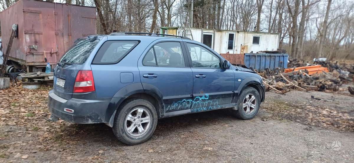 Kia Sorento dalimis