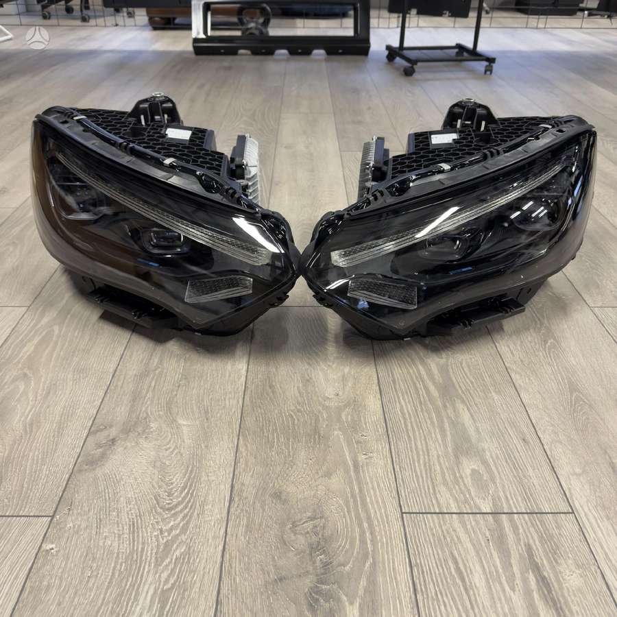 Mercedes-Benz EQE lights