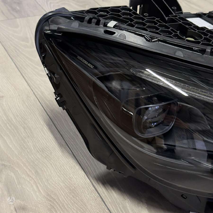 Mercedes-Benz EQE lights