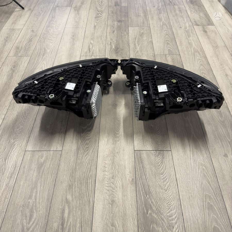 Mercedes-Benz EQE lights