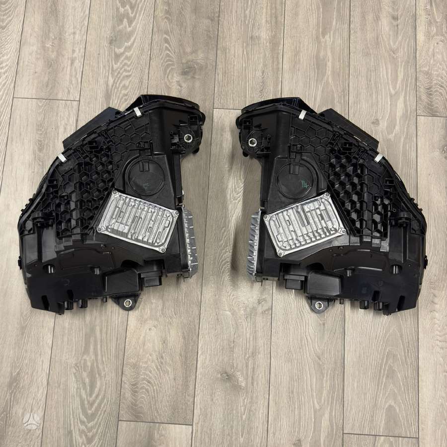 Mercedes-Benz EQE lights