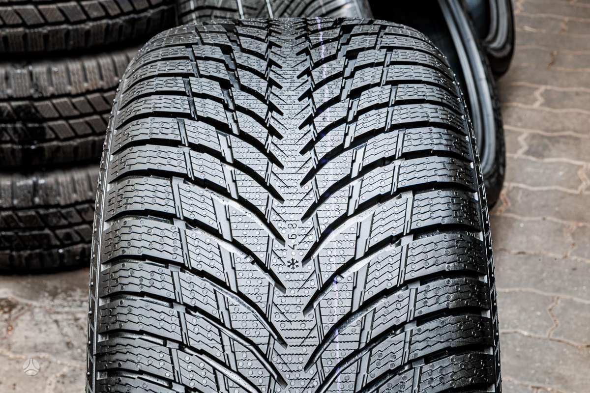 Nokian WR Snowproof P, winter 245/40 R20