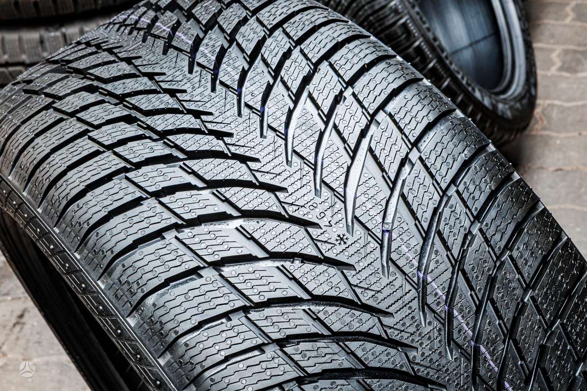 Nokian WR Snowproof P, winter 245/40 R20