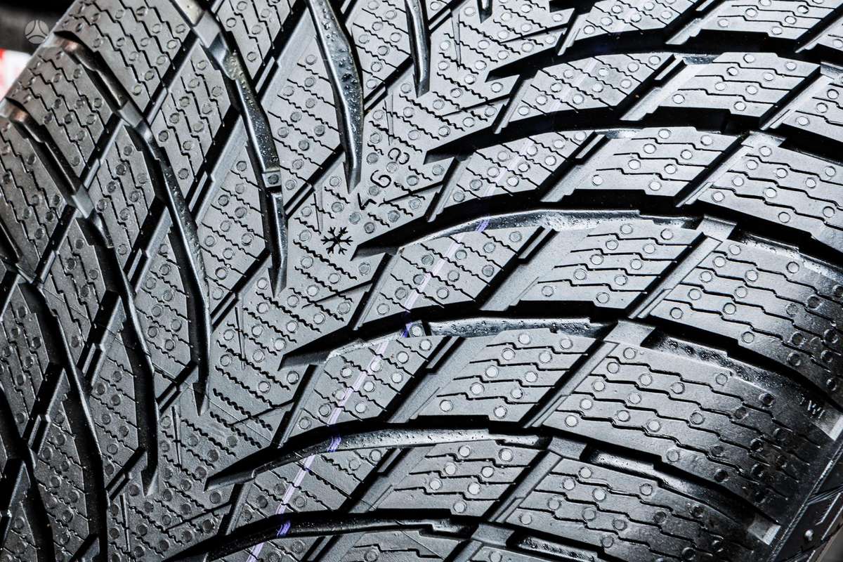 Nokian WR Snowproof P, winter 245/40 R20