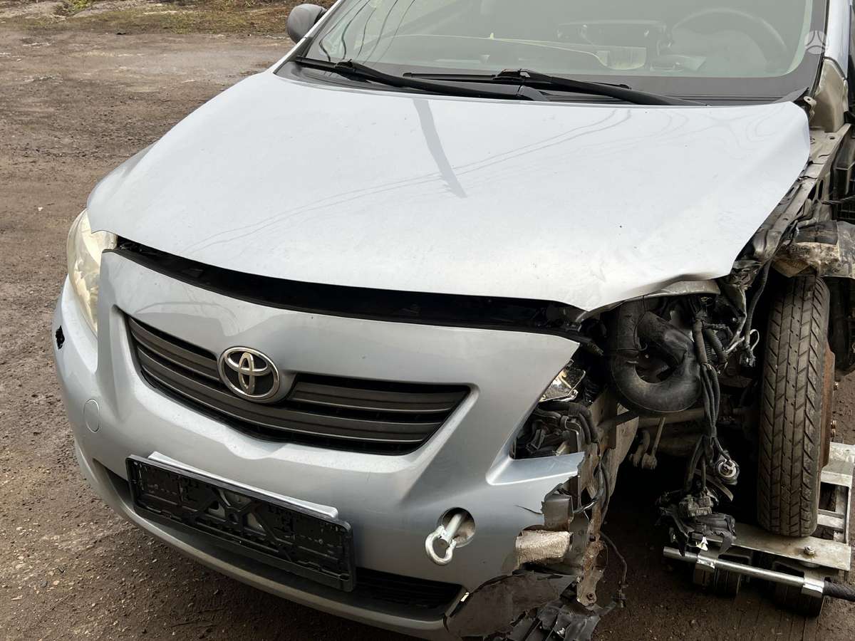 Toyota Corolla dalimis