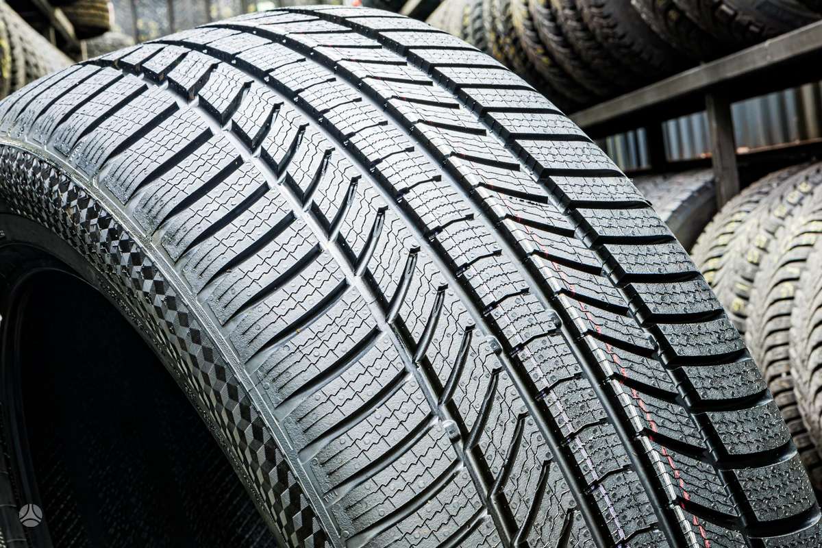 Continental Winter Contact TS870P, winter 285/45 R22
