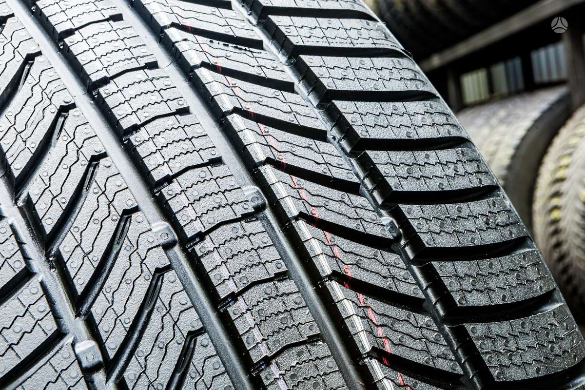 Continental Winter Contact TS870P, winter 285/45 R22
