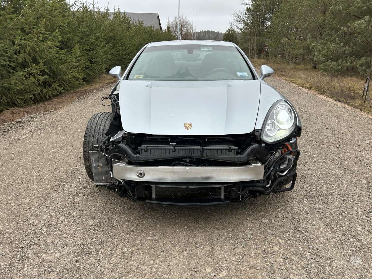 Porsche Panamera по частям