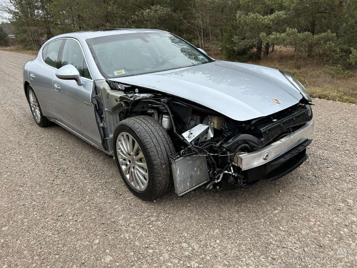 Porsche Panamera rezerves daļās