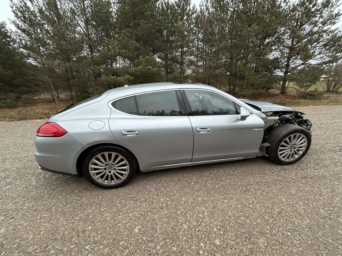 Porsche Panamera по частям
