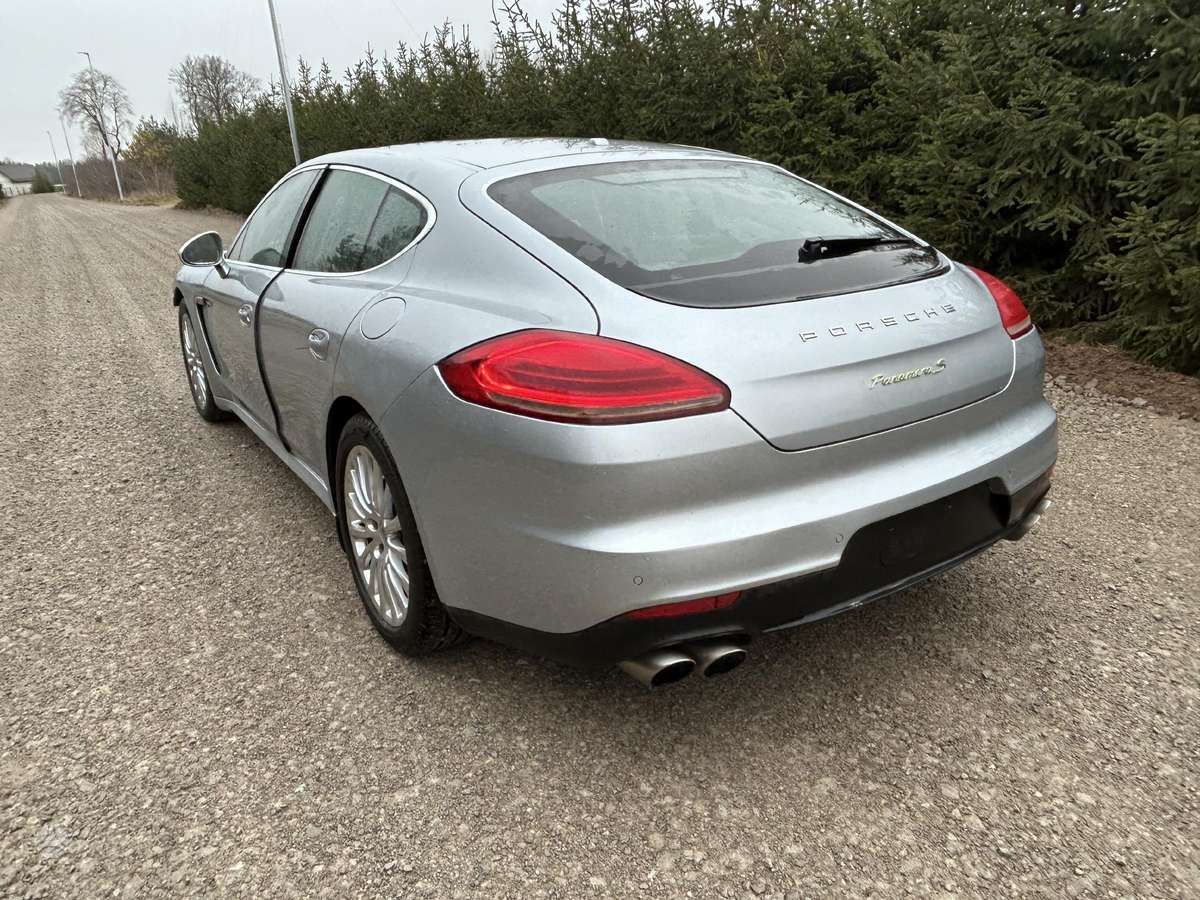 Porsche Panamera по частям