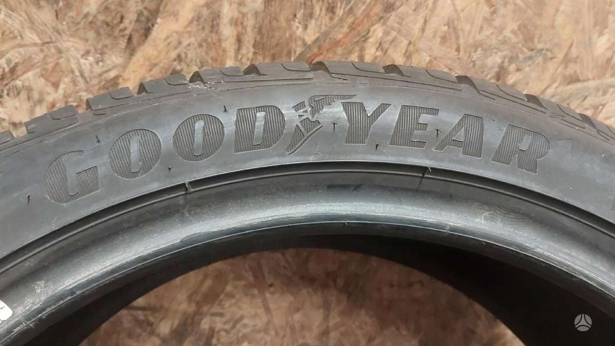 Goodyear UltraGrip Performance, winter 205/45 R18