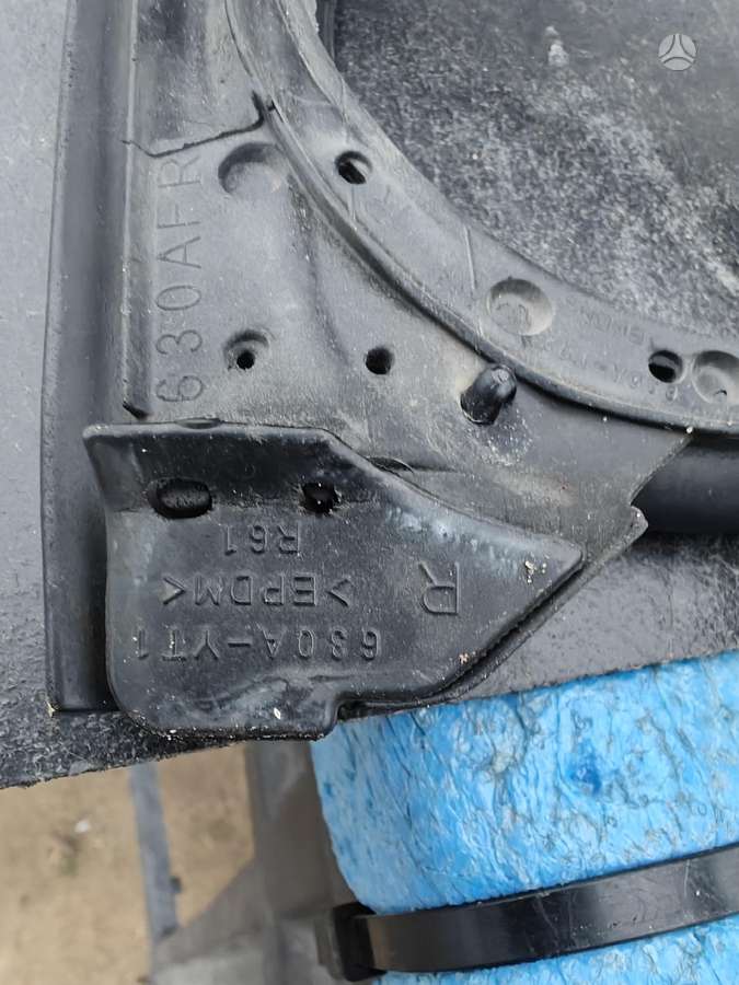 Toyota Hilux dalimis