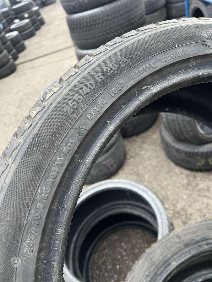 Continental, žieminės 255/40 R20