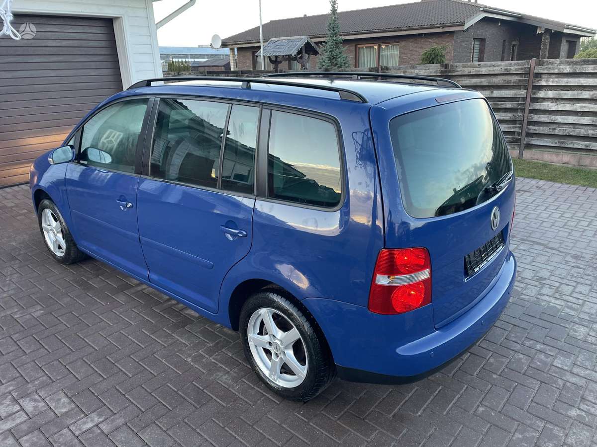 Volkswagen Touran - 3