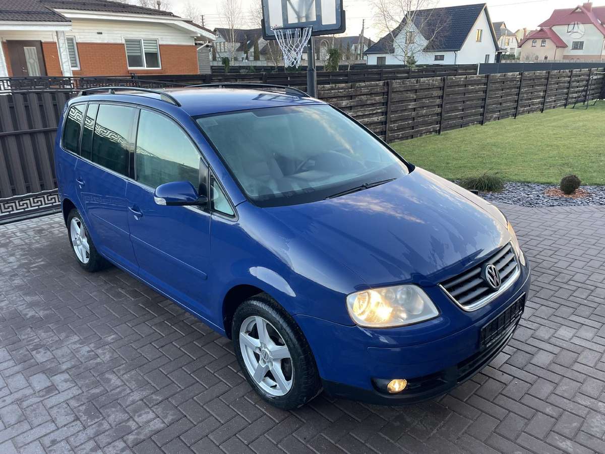 Volkswagen Touran - 4