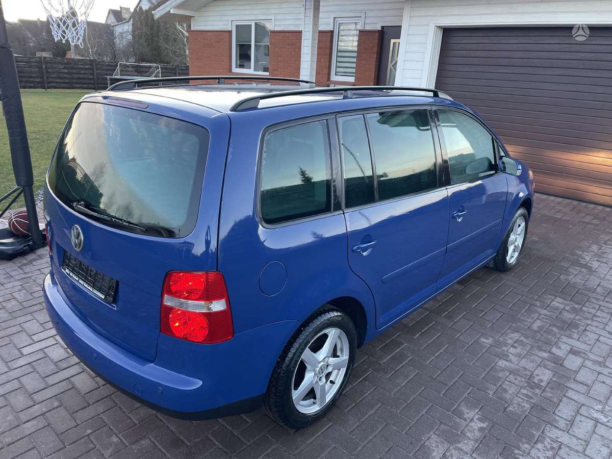 Volkswagen Touran - 5