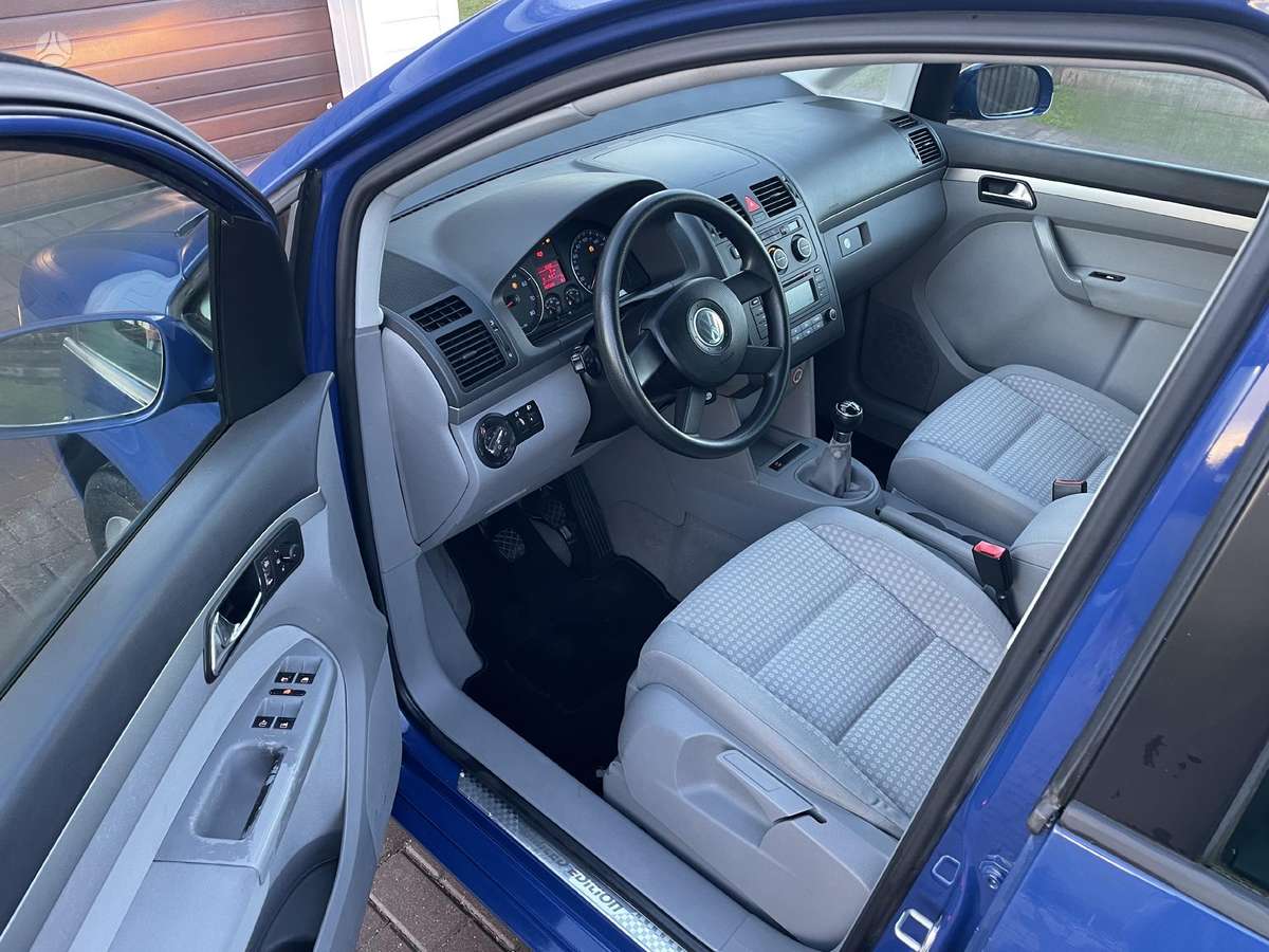 Volkswagen Touran - 6