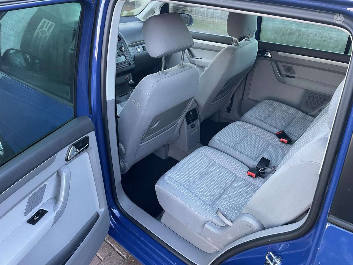 Volkswagen Touran - 7