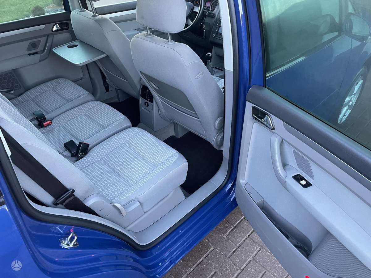 Volkswagen Touran - 8