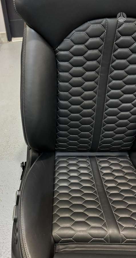 Audi RS 7 door upholstery, seats