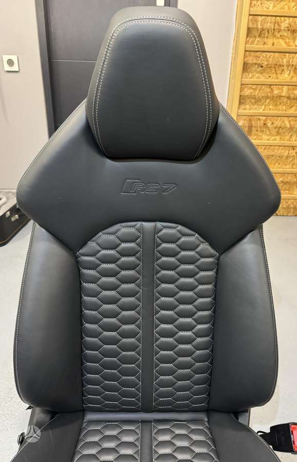 Audi RS 7 door upholstery, seats