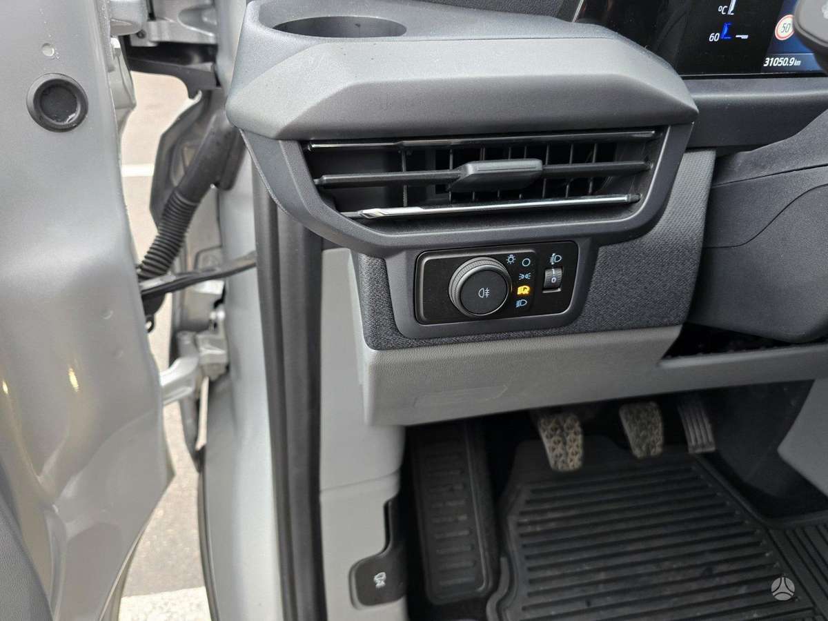 Ford Transit Custom, keleivinis mikroautobusas