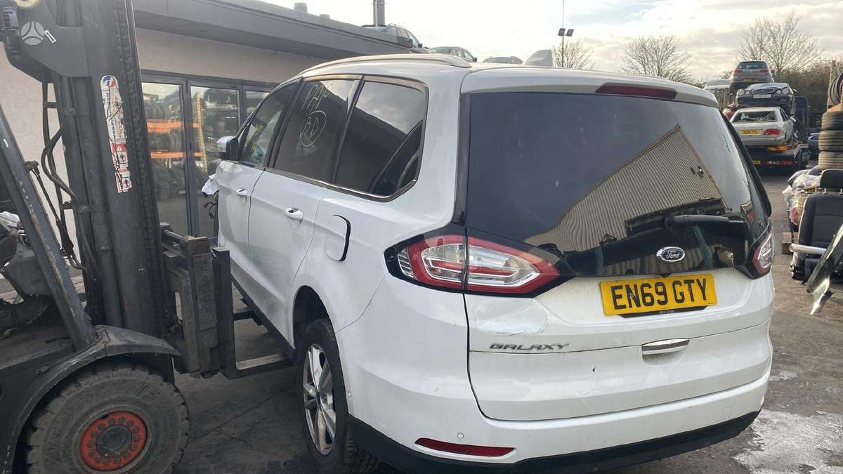 Ford Galaxy dalimis. Dalimis