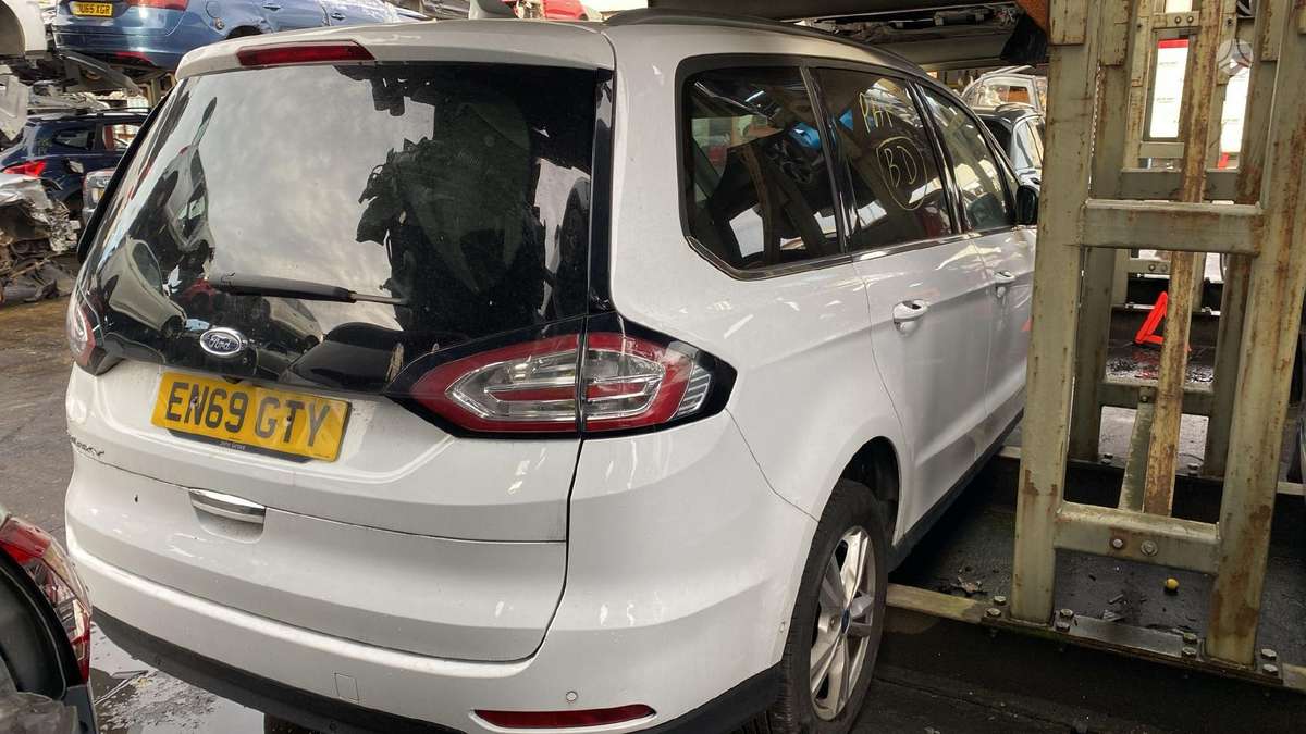 Ford Galaxy dalimis. Dalimis